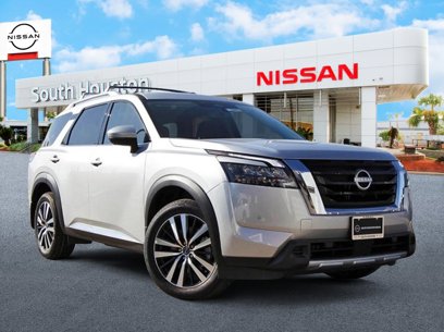 New 2025 Nissan Pathfinder Platinum w/ Cargo Package