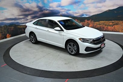 Used 2023 Volkswagen Jetta SE