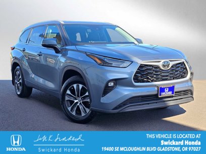 Used 2022 Toyota Highlander XLE