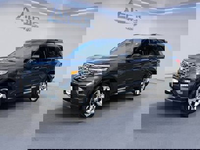 Certified 2023 Ford Explorer Platinum w/ Technology Package