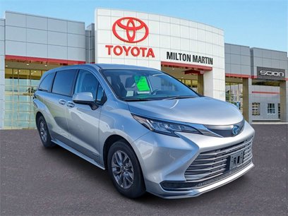 Certified 2021 Toyota Sienna LE