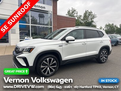 Certified 2022 Volkswagen Taos SE w/ Panoramic Sunroof Package