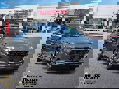 Used 2023 Hyundai Elantra SEL w/ Convenience Package