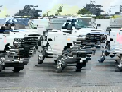 New 2025 RAM 2500 Tradesman w/ Chrome Appearance Group