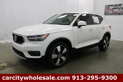 Used 2019 Volvo XC40 T5 Momentum