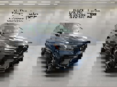 New 2025 Volvo XC60 B5 Ultra w/ Protection Package Premier