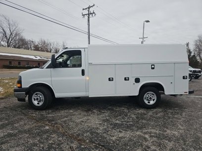 New 2024 GMC Savana 3500 w/ Power Convenience Package