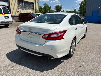 Used 2016 Nissan Altima 3.5 SL w/ 3.5 Technology Package