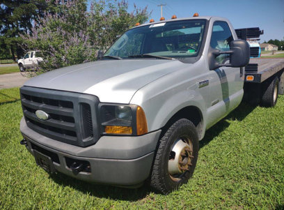 Used 2006 Ford F350 2WD Regular Cab DRW Super Duty