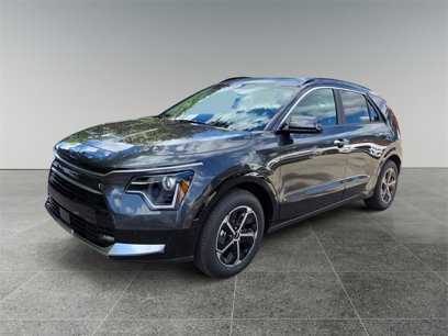 New 2025 Kia Niro SX