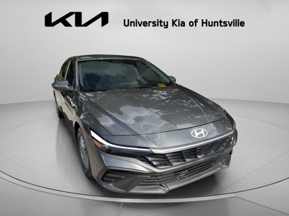 Used 2025 Hyundai Elantra SE
