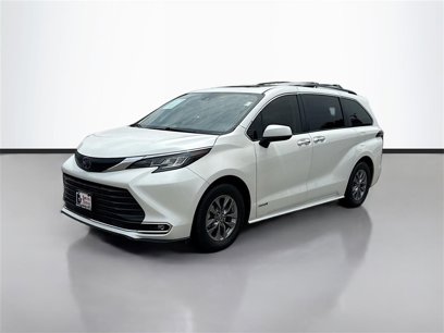 Used 2021 Toyota Sienna XLE