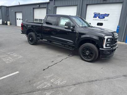 New 2025 Ford F250 4x4 Crew Cab Super Duty