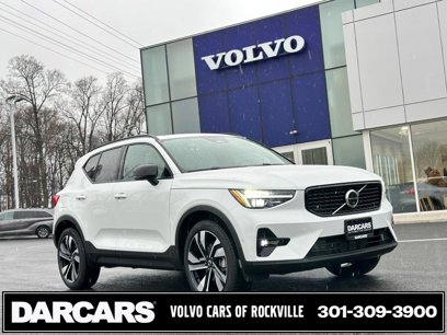 New 2025 Volvo XC40 B5 Plus w/ Climate Package