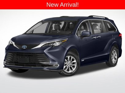 Used 2023 Toyota Sienna XLE