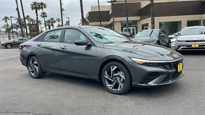 New 2025 Hyundai Elantra SEL
