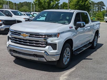 New 2025 Chevrolet Silverado 1500 LTZ w/ LTZ Premium Package