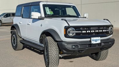 New 2024 Ford Bronco Outer Banks w/ Sasquatch Package