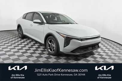 New 2025 Kia K4 LXS