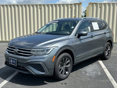 Certified 2024 Volkswagen Tiguan SE w/ MDO Package, Three-Row