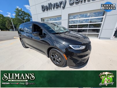 Used 2022 Chrysler Pacifica Limited w/ S Appearance Package