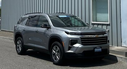 Certified 2025 Chevrolet Traverse LT