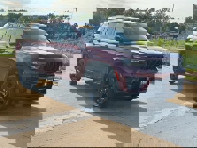 Used 2023 Jeep Grand Cherokee Altitude