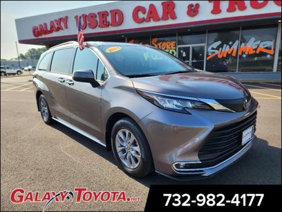 Used 2022 Toyota Sienna XLE