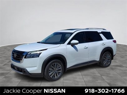 New 2025 Nissan Pathfinder SL w/ SL Premium Package