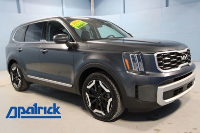 Used 2024 Kia Telluride S w/ S Sunroof Package