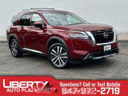 Used 2022 Nissan Pathfinder Platinum w/ Cargo Package