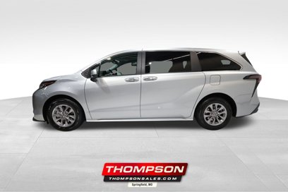 Used 2023 Toyota Sienna XLE
