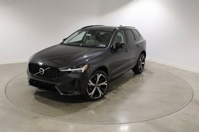 New 2025 Volvo XC60 B5 Ultra w/ Climate Package