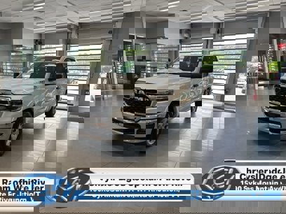 New 2025 RAM 1500 4x4 Crew Cab