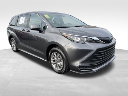 Used 2025 Toyota Sienna LE