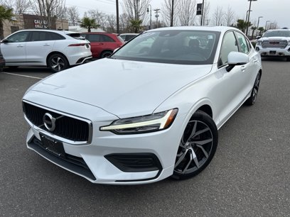 Used 2019 Volvo S60 T6 Momentum w/ Multimedia Package