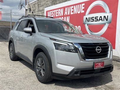 New 2025 Nissan Pathfinder SV w/ SV Premium Package