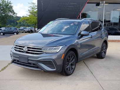 Used 2022 Volkswagen Tiguan SE w/ Panoramic Sunroof Package