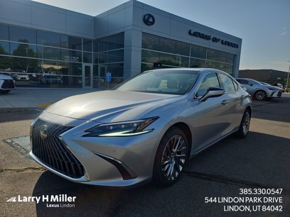 New 2025 Lexus ES 300h w/ Luxury Package