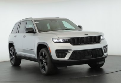 New 2025 Jeep Grand Cherokee Laredo
