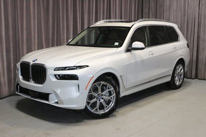 New 2025 BMW X7 xDrive40i w/ Premium Package