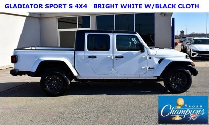 New 2025 Jeep Gladiator Sport