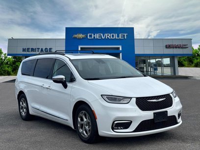 Used 2023 Chrysler Pacifica Limited