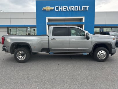 New 2025 Chevrolet Silverado 3500 High Country w/ Technology Package