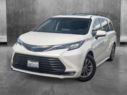 Used 2021 Toyota Sienna XLE w/ XLE Plus Package