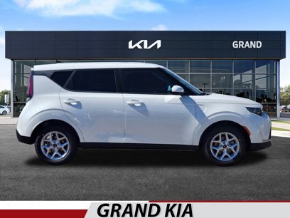 New 2025 Kia Soul LX