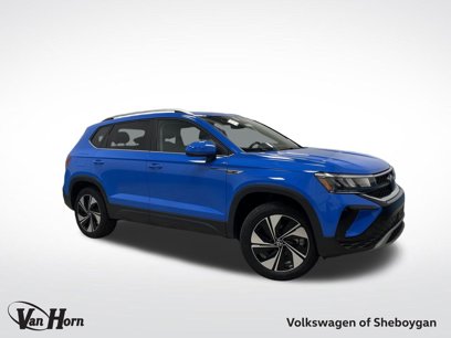 Used 2024 Volkswagen Taos SE w/ Panoramic Sunroof Package