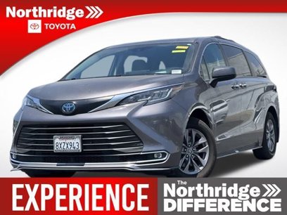Used 2021 Toyota Sienna XLE