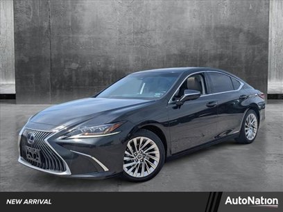 Used 2021 Lexus ES 300h w/ Accessory Package