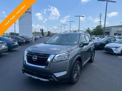 Used 2025 Nissan Pathfinder SL w/ SL Premium Package
